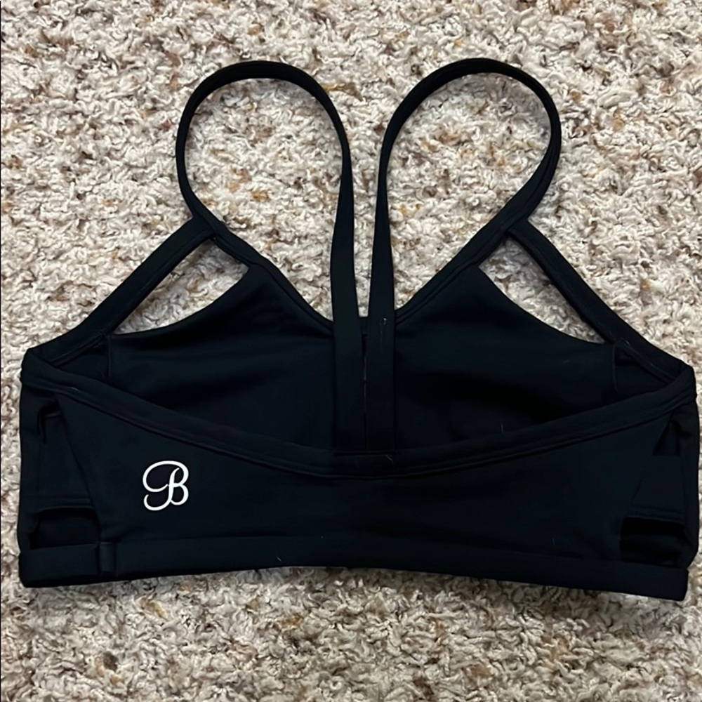 Black seamless small cutout sports bra